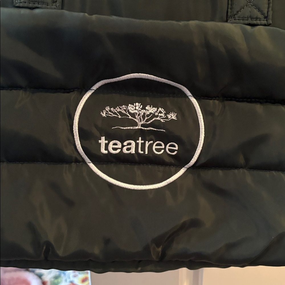 Paul Mitchell tea tree puffer tote - Picture 2 of 8
